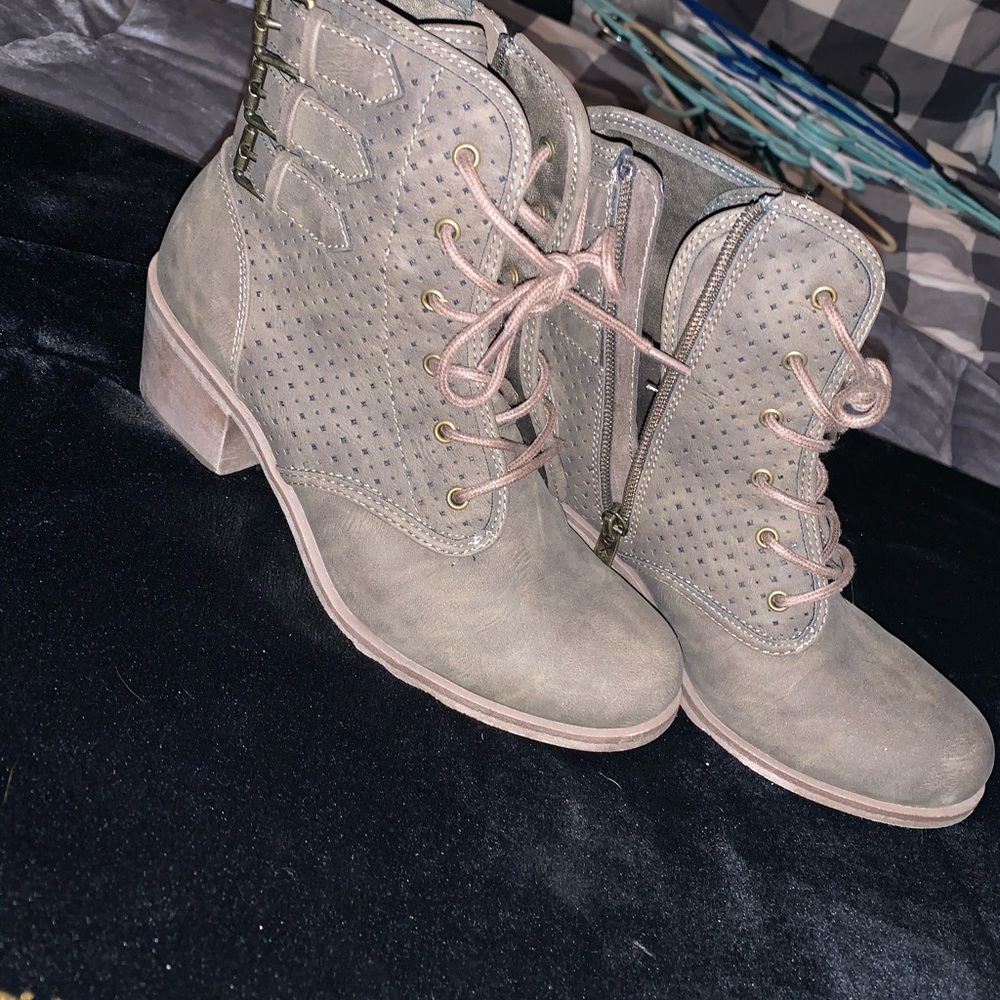 COPY - Tan booties